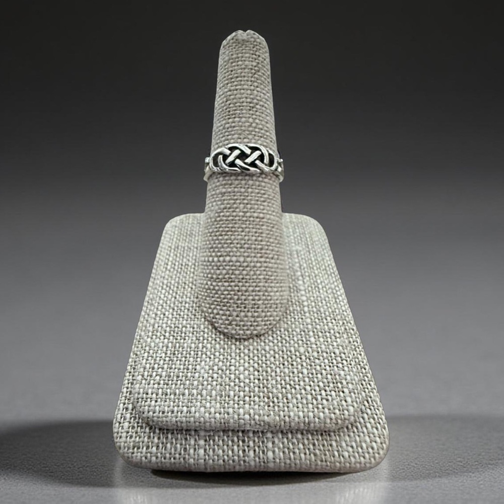 NWT 925 Sterling Silver Celtic Knot Ring! Available in Sizes 6-9! NEW!